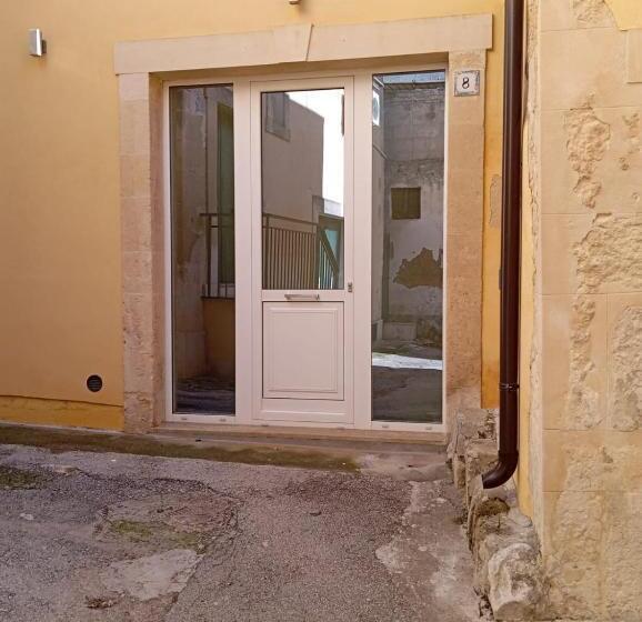 پانسیون New Aurispa