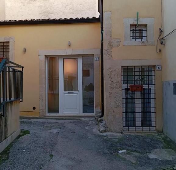 پانسیون New Aurispa