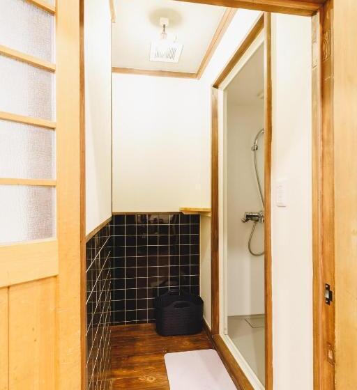 پانسیون Couch Potato Hostel   Vacation Stay 88228