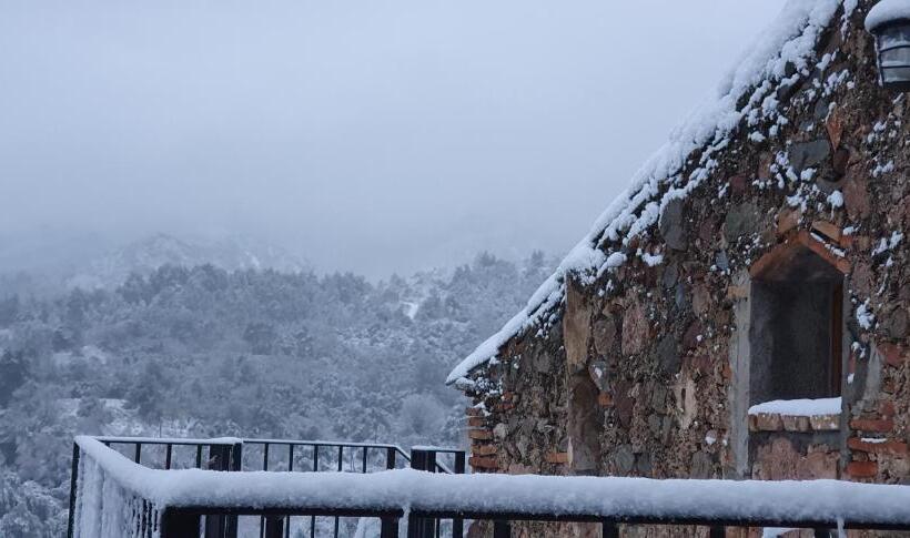 فندق صغير Apartament La Trilla