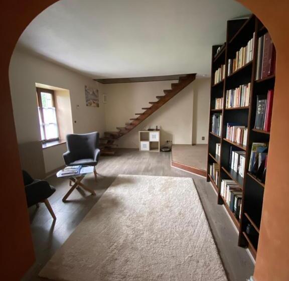 ベッドアンドブレックファースト Au Lavoir Du Serein L Eventail