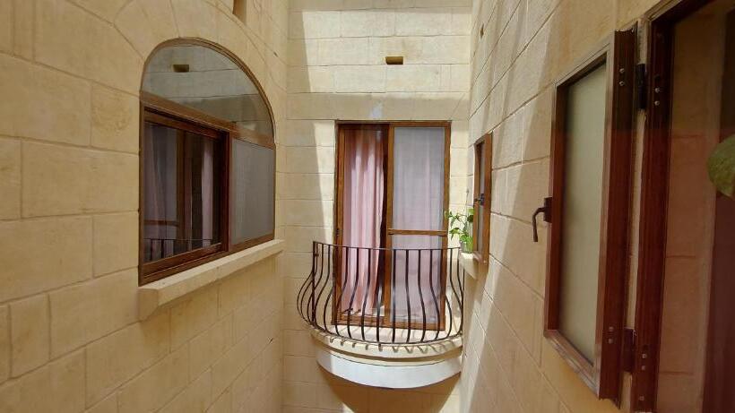 تختخواب و صبحانه Happy&healthy Gozo, Maltese House Of Character, Self Check In