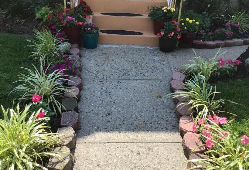 پانسیون Beautiful Room Near Jfk And Close To Laguardia Airports