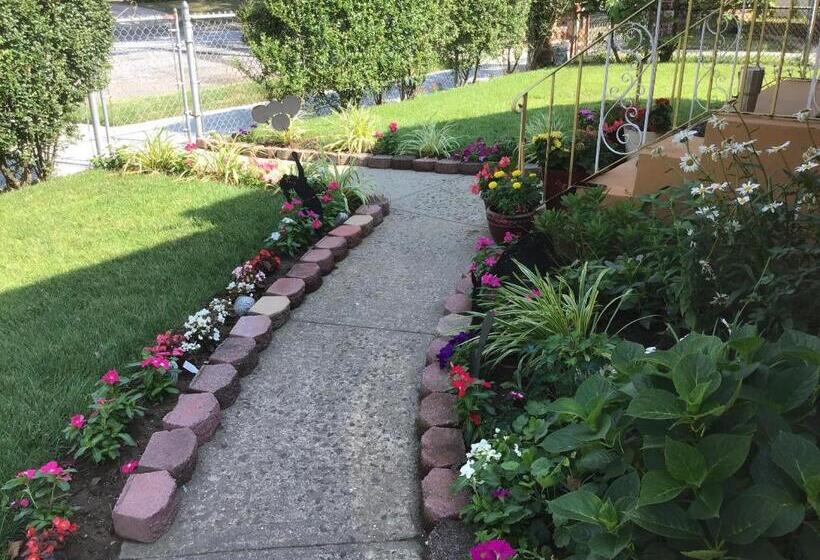 پانسیون Beautiful Room Near Jfk And Close To Laguardia Airports