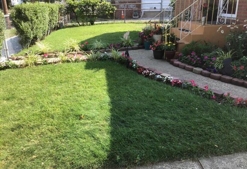 پانسیون Beautiful Room Near Jfk And Close To Laguardia Airports