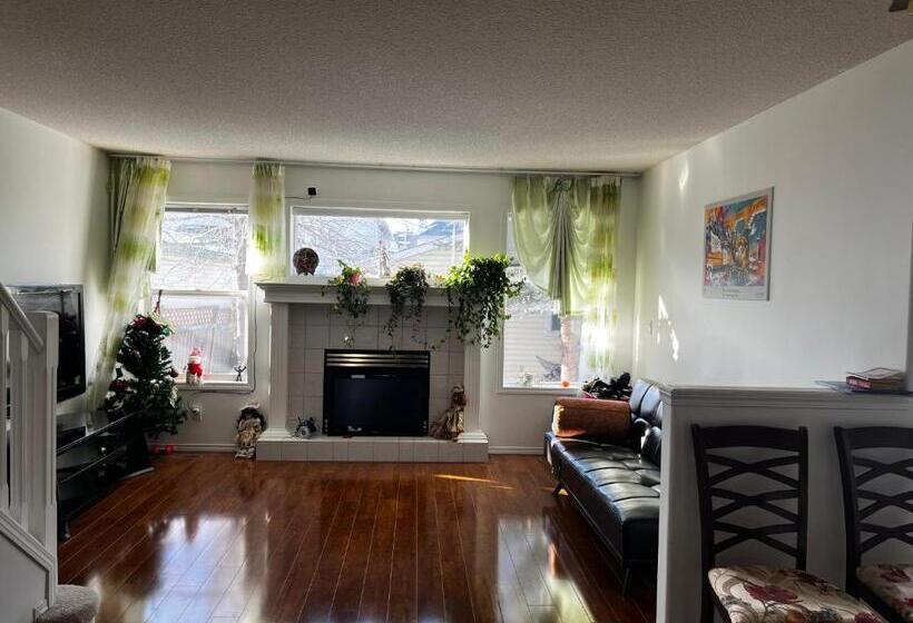 Pensionat Hidden Valley Treehouse Home!