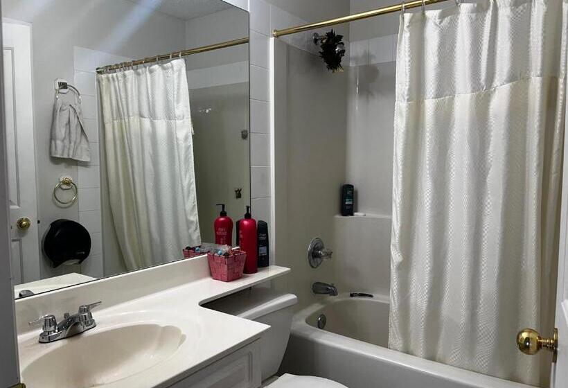 بنسيون Hidden Valley Treehouse Home!