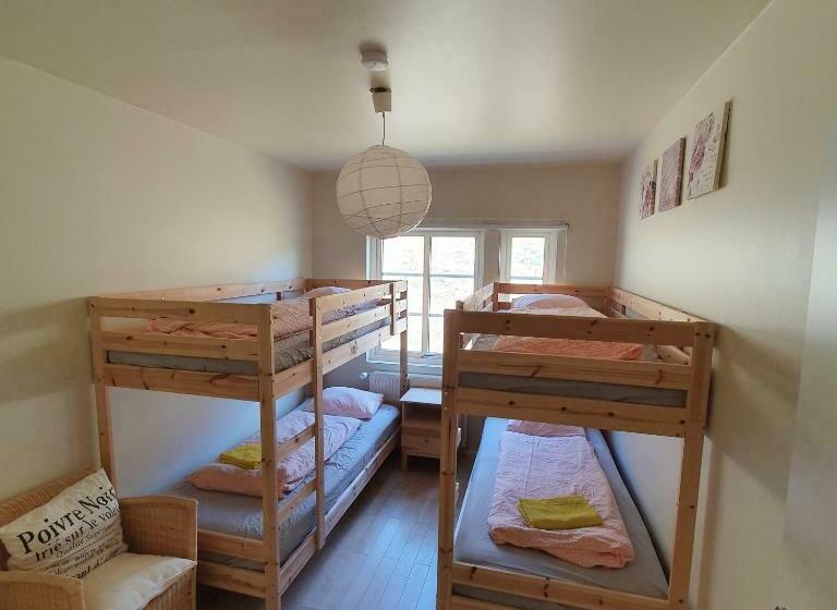 پانسیون Hvammur 2 Guesthouse Red House