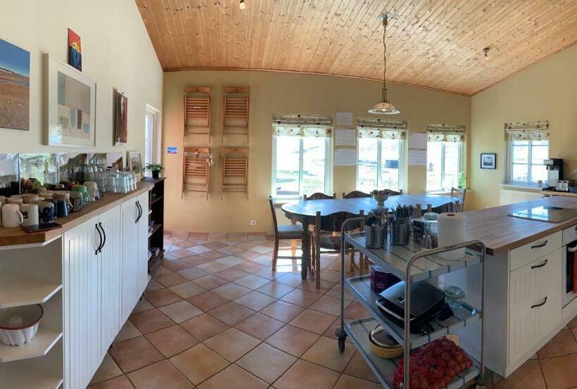 پانسیون Hvammur 2 Guesthouse Red House