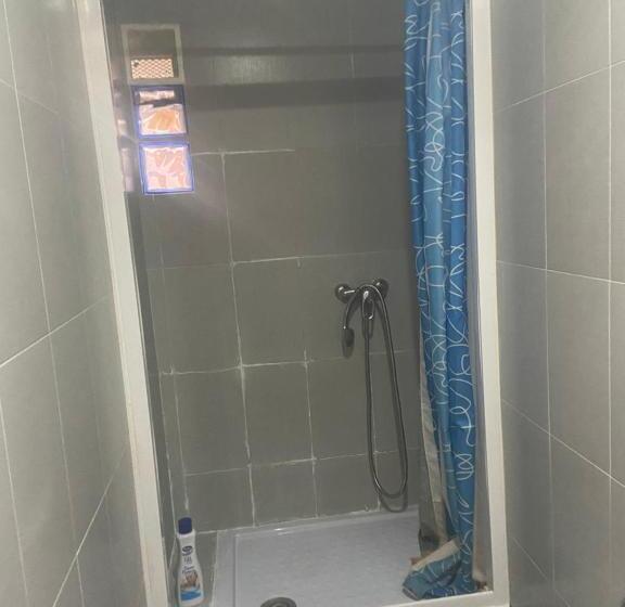 Пансион Lf Habitación Familiar Con Balcón Y Baño Privado   No Fumadores   Sin Ascensor
