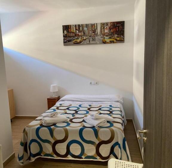 Пансион Lf Habitación Familiar Con Balcón Y Baño Privado   No Fumadores   Sin Ascensor