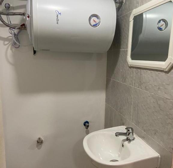 پانسیون Lf Habitación Familiar Con Balcón Y Baño Privado   No Fumadores   Sin Ascensor