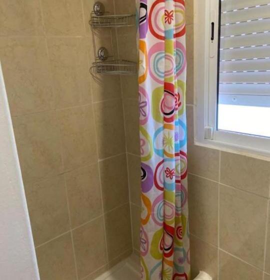 پانسیون Lf Habitación Familiar Con Balcón Y Baño Privado   No Fumadores   Sin Ascensor