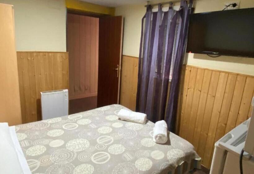 پانسیون Lf Habitación Familiar Con Balcón Y Baño Privado   No Fumadores   Sin Ascensor