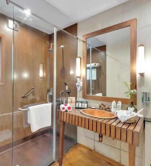 منتجع Club Mahindra Binsar Villa