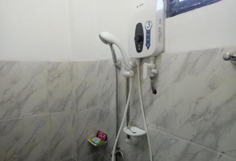 Общежитие Jeno Tourist Inn