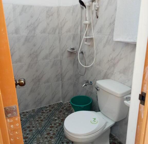 Общежитие Jeno Tourist Inn