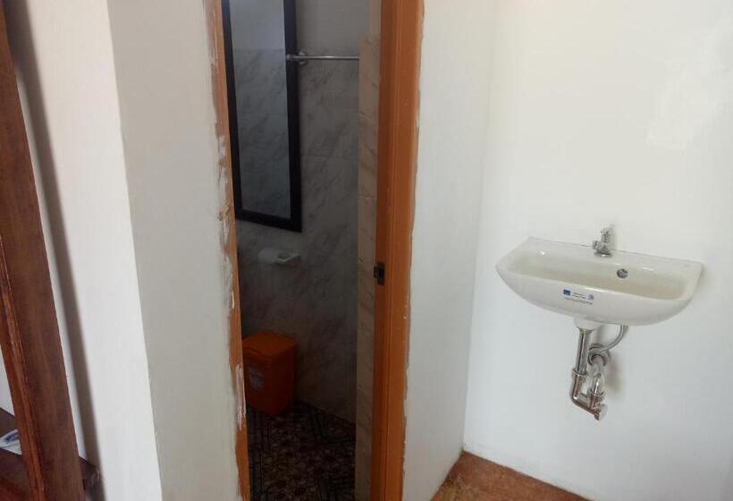 Общежитие Jeno Tourist Inn