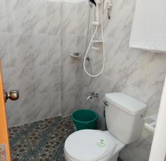 Общежитие Jeno Tourist Inn