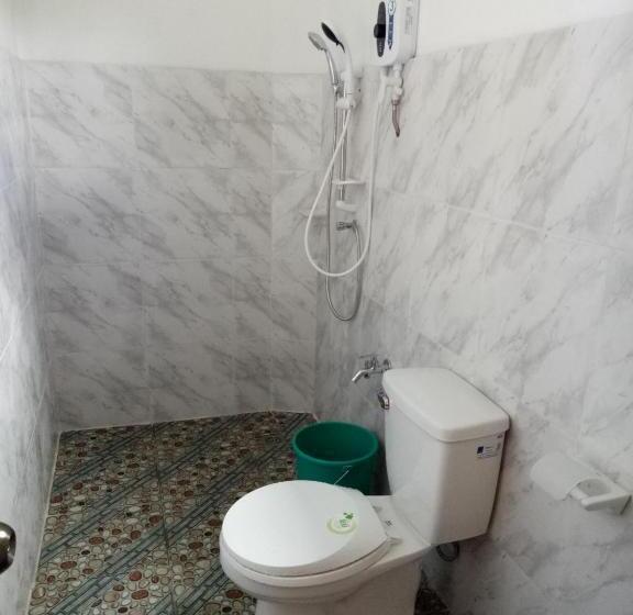 Общежитие Jeno Tourist Inn