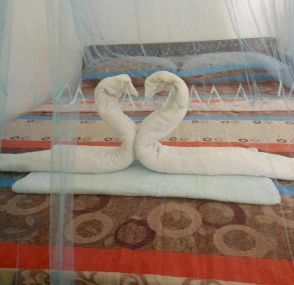 Общежитие Jeno Tourist Inn