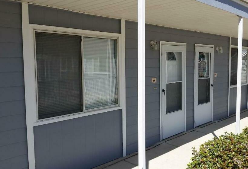 Beach Comber At Oak Shores