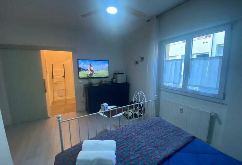 ベッドアンドブレックファースト Varenna Guest House