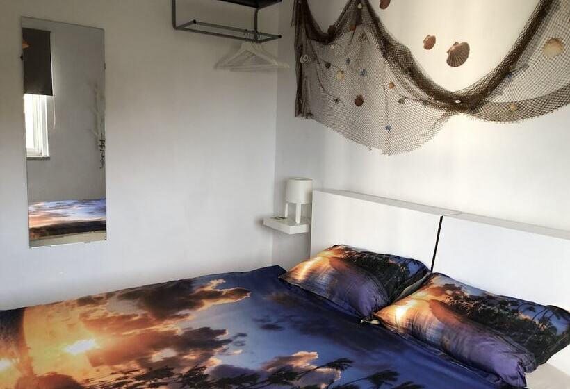 Fonte Da Telha Beach Hostel