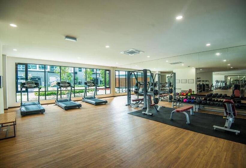 בית מלון כפרי Molek Regency Taman Molek