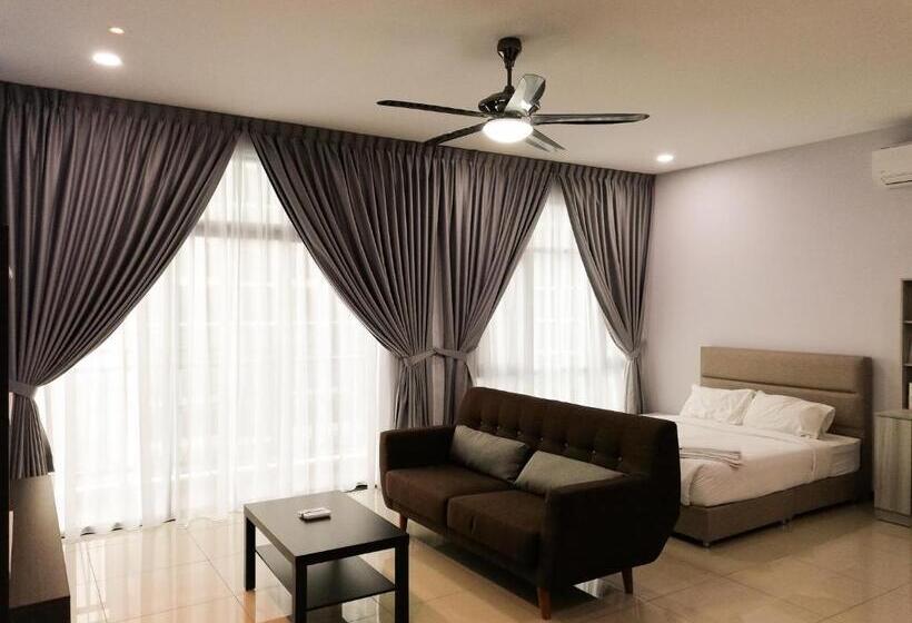 בית מלון כפרי Molek Regency Taman Molek