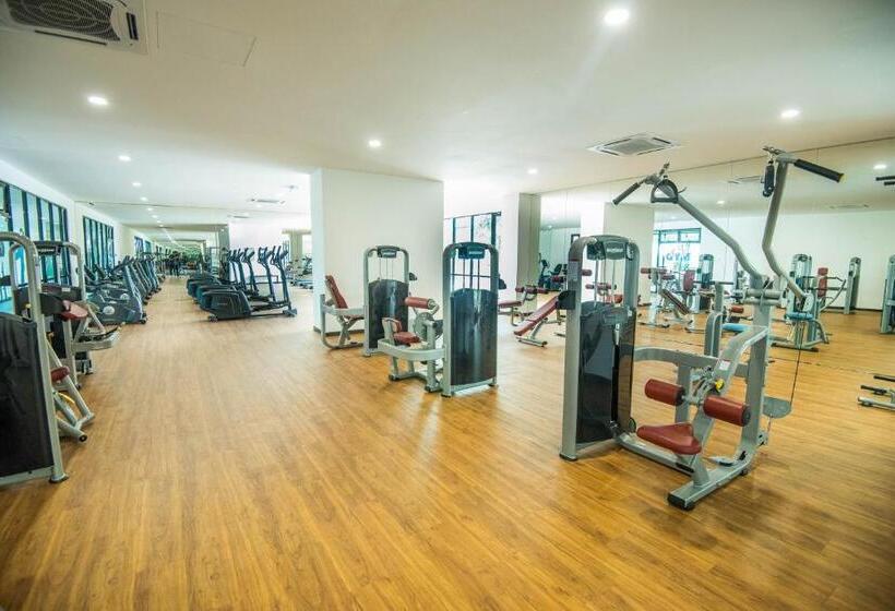 בית מלון כפרי Molek Regency Taman Molek