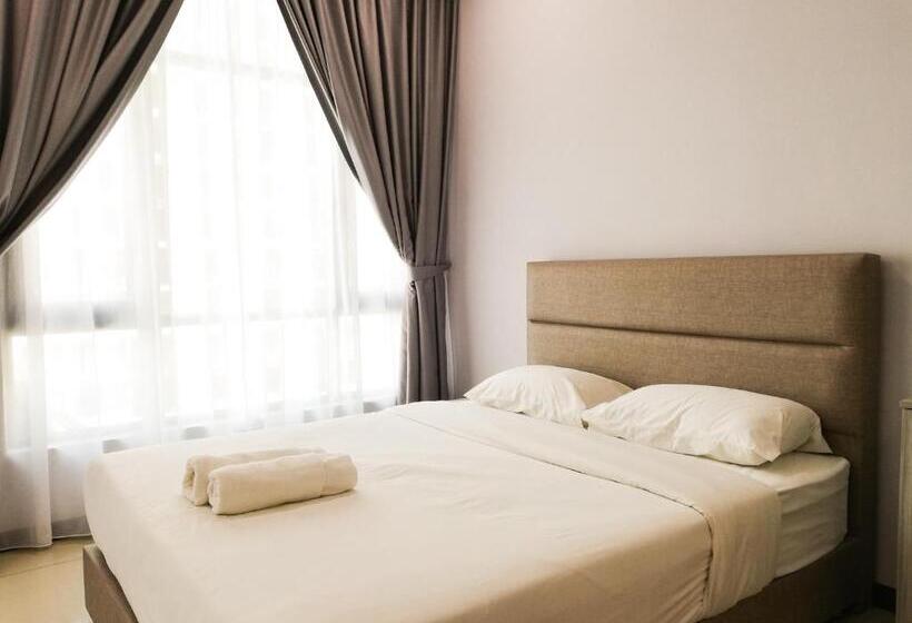 בית מלון כפרי Molek Regency Taman Molek