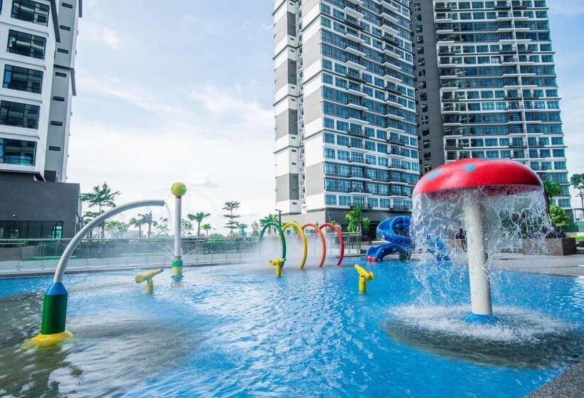 בית מלון כפרי Molek Regency Taman Molek