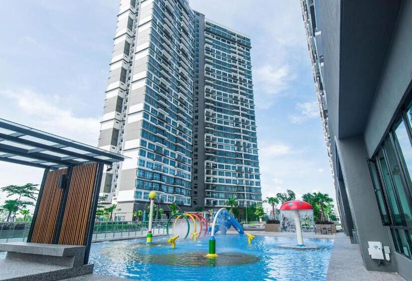 בית מלון כפרי Molek Regency Taman Molek