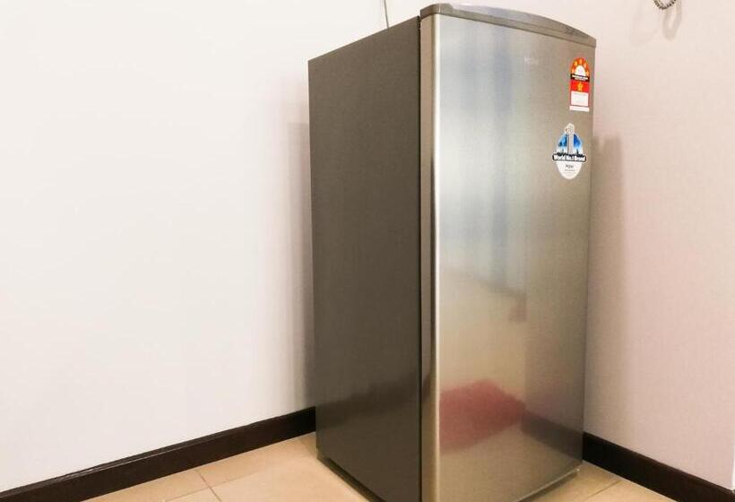 בית מלון כפרי Molek Regency Taman Molek