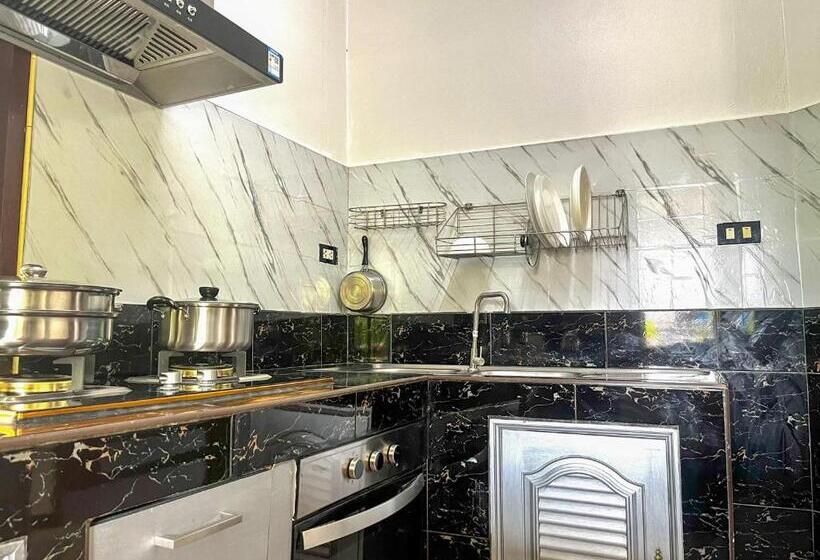 펜션 2br Maryam Villa Near Tesco & Beach