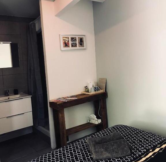 بنسيون Allegria Nîmes