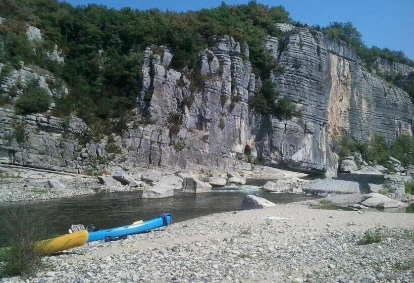 ペンション Gîte L Escoussou Au Calme, 6p, 4ch, 130m2, Charme Et Nature, Piscine Chauffée, Sud Ardèche
