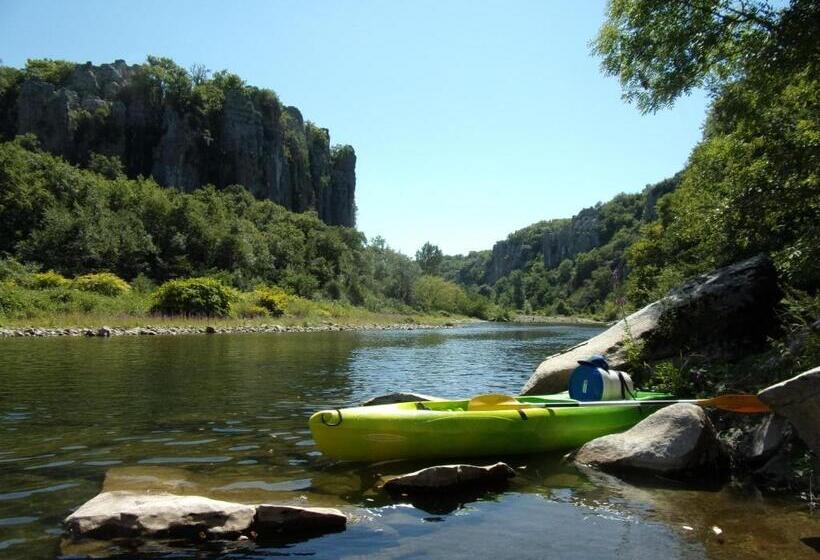 ペンション Gîte L Escoussou Au Calme, 6p, 4ch, 130m2, Charme Et Nature, Piscine Chauffée, Sud Ardèche