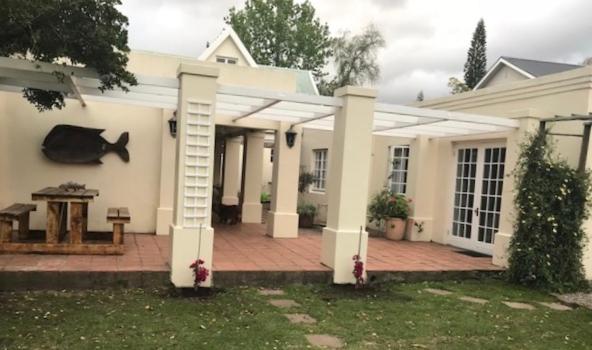 بنسيون Oak Tree Garden Cottage