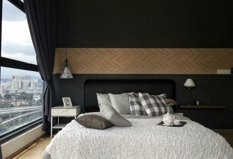 פנסיון Pinnacle Tower Apartment Stay By Feel Suites