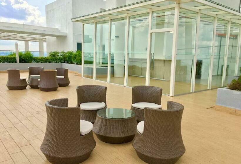 פנסיון Pinnacle Tower Apartment Stay By Feel Suites