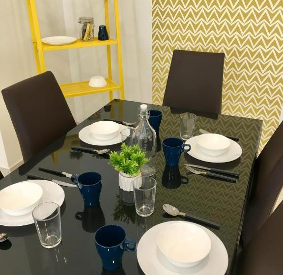 פנסיון Pinnacle Tower Apartment Stay By Feel Suites