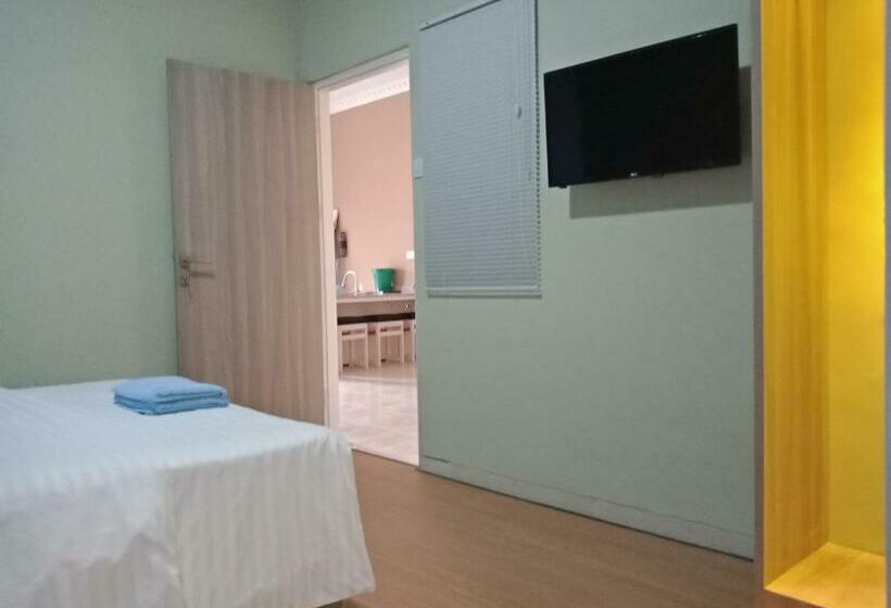 ペンション Sleeprest @ Golden Prima