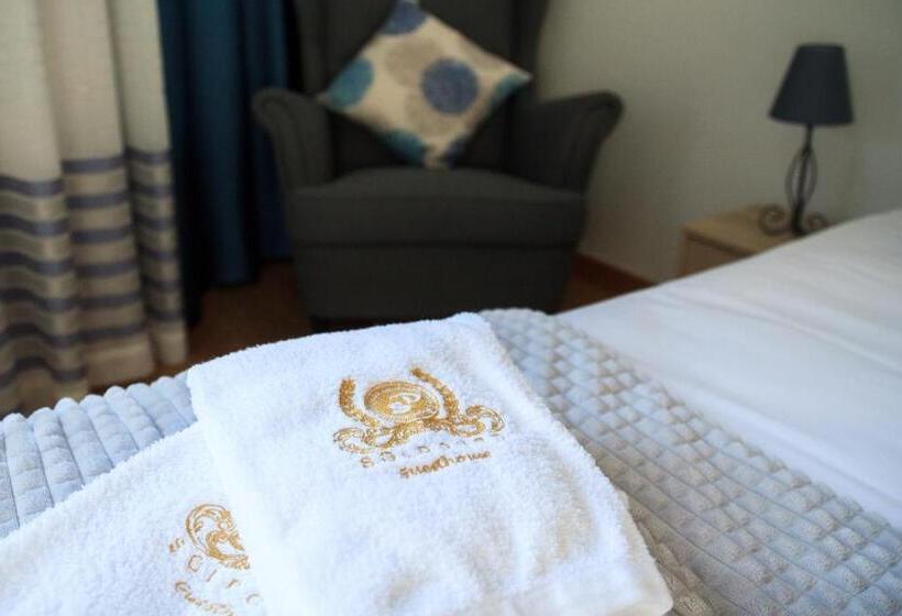 بنسيون Soldouro Guesthouse