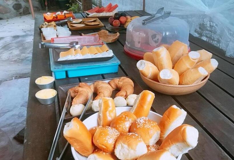 פנסיון Villa Almm