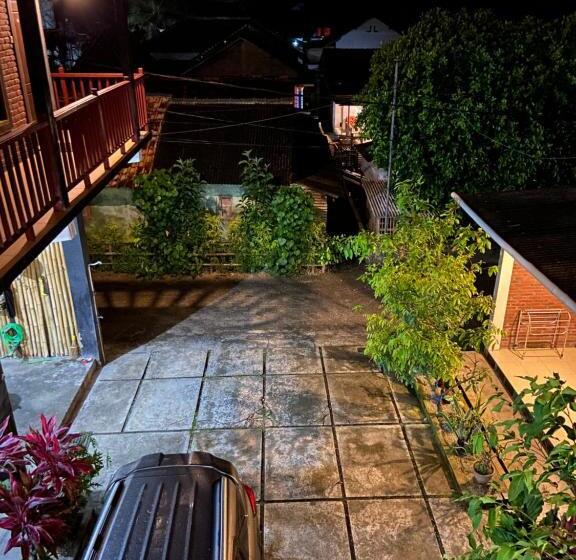 פנסיון Watukarung Sackstone Guesthouse