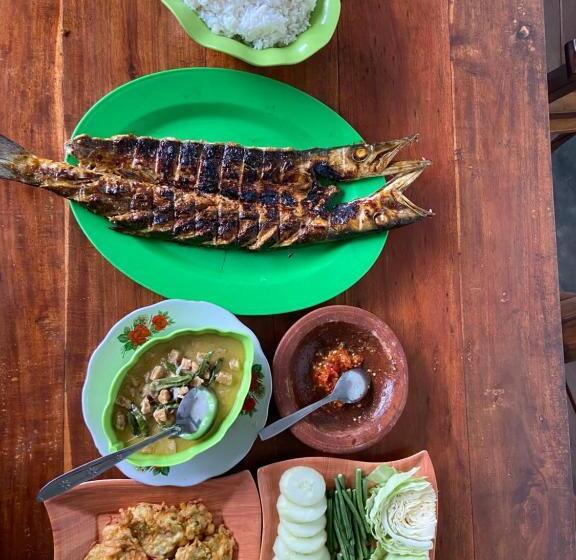 بنسيون Watukarung Sackstone Guesthouse