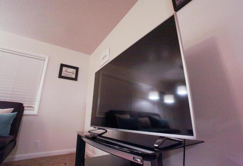 The Diamond At Kingston East