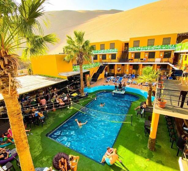 هاستل Wild Rover Huacachina